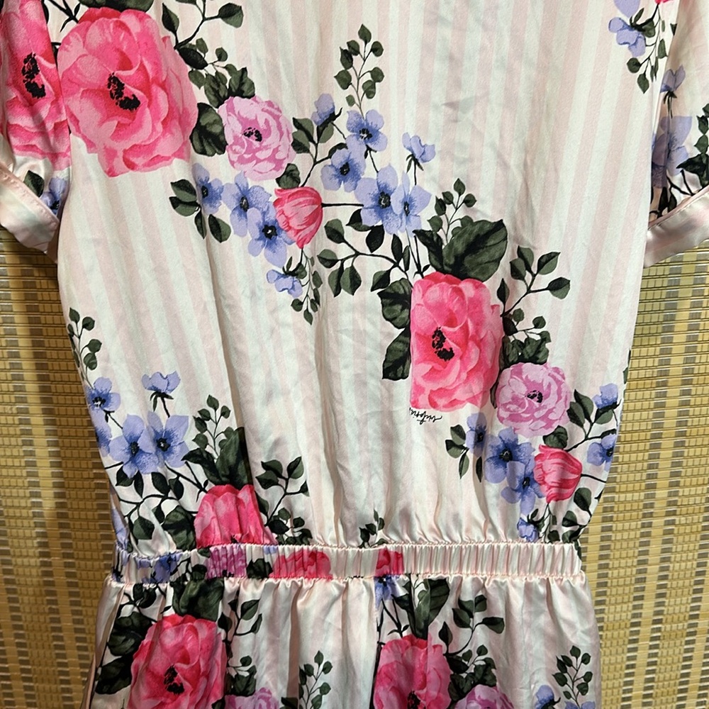 Victoria's Secret Pale Pink Striped Floral Silk Feel Romper Pajamas One Piece M - Picture 12 of 16